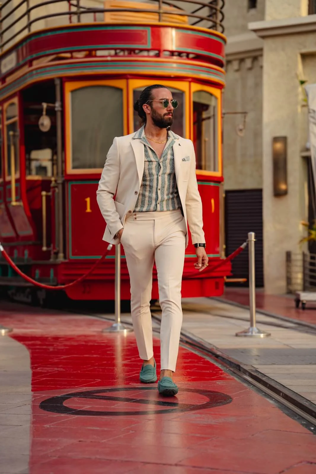 Beige Summer Casual Suit - Image 3