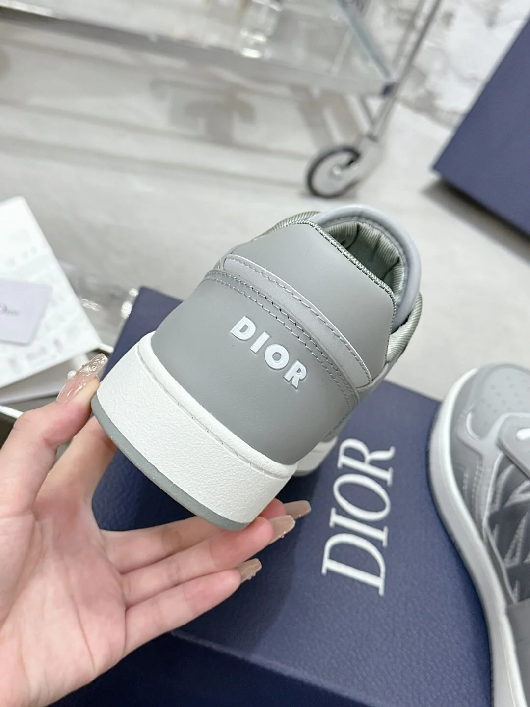 Christian Dior B27 Low-top White / Grey Leather - Image 9