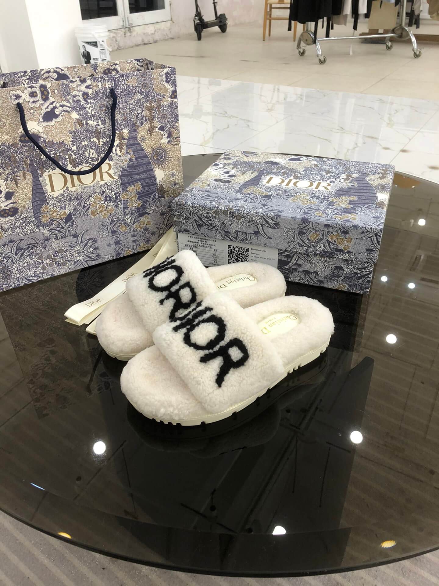 Christian Dior Dway White Shearling Fur Slide with Black Logo - Image 7