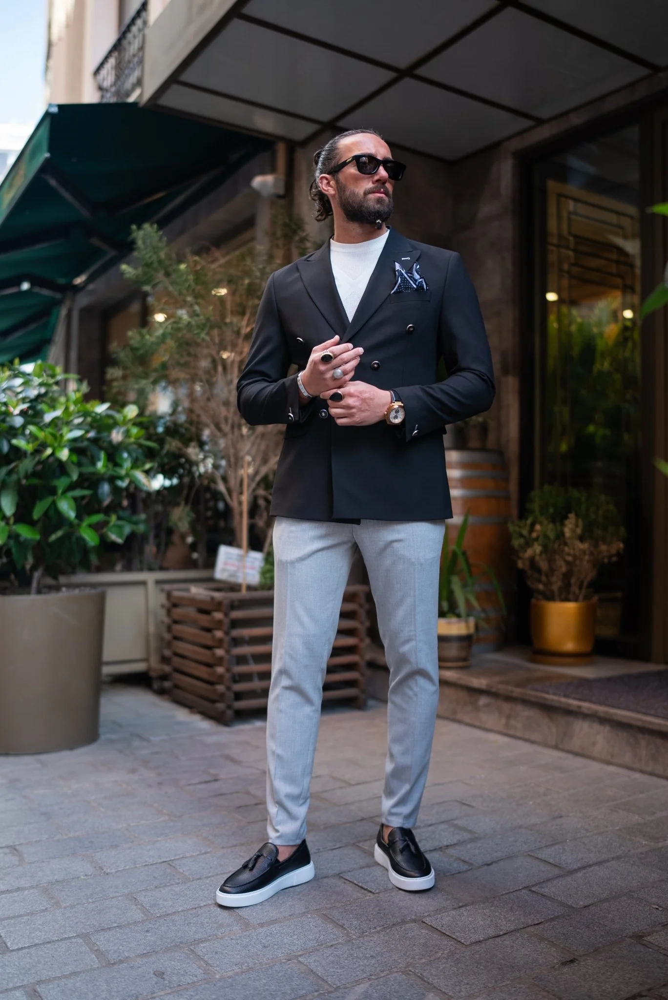 Obsidian Elegance Double-Breasted Blazer - Image 5