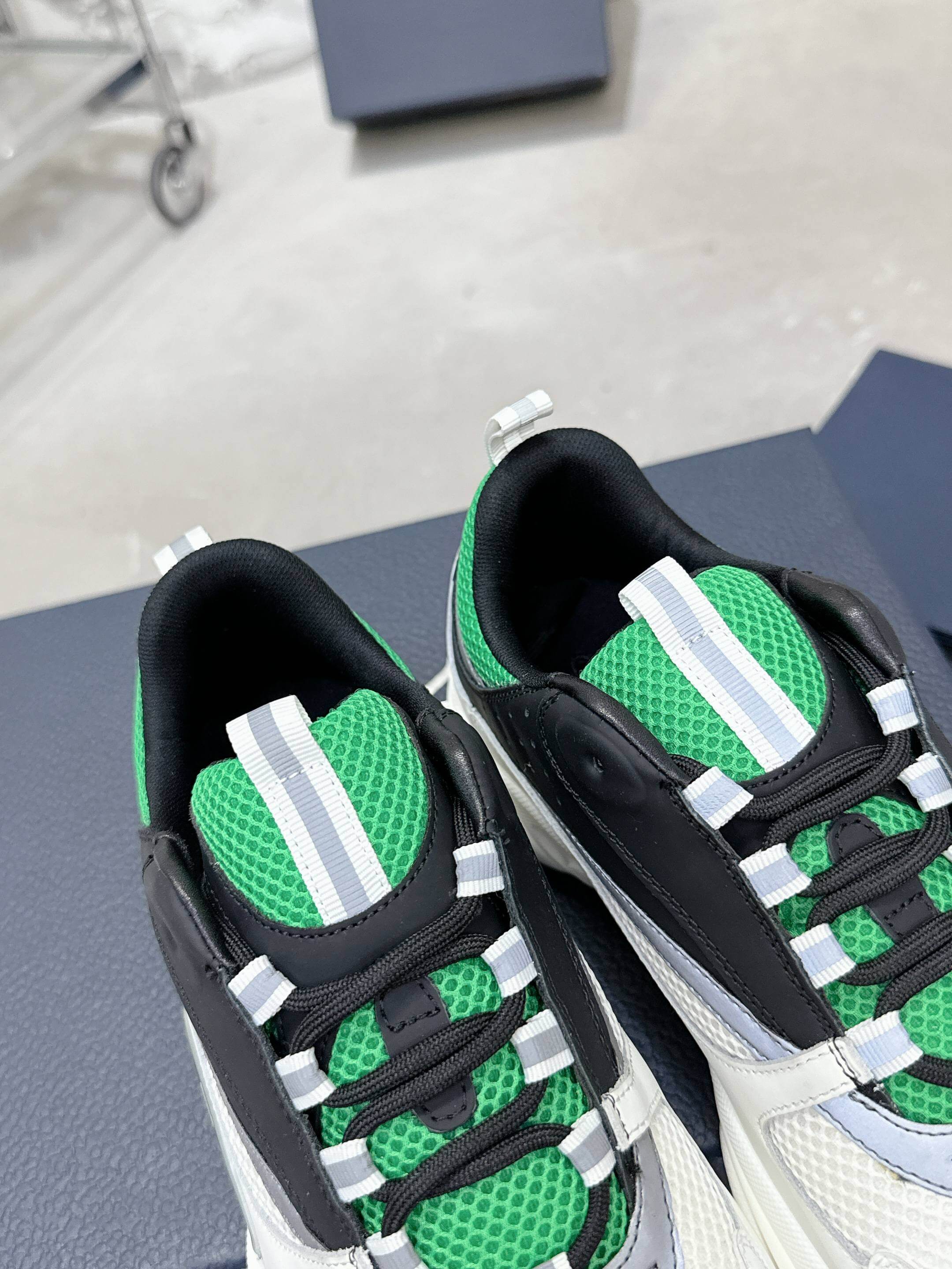 Dior B22 Velocity Green Runner Sneakers - Image 9