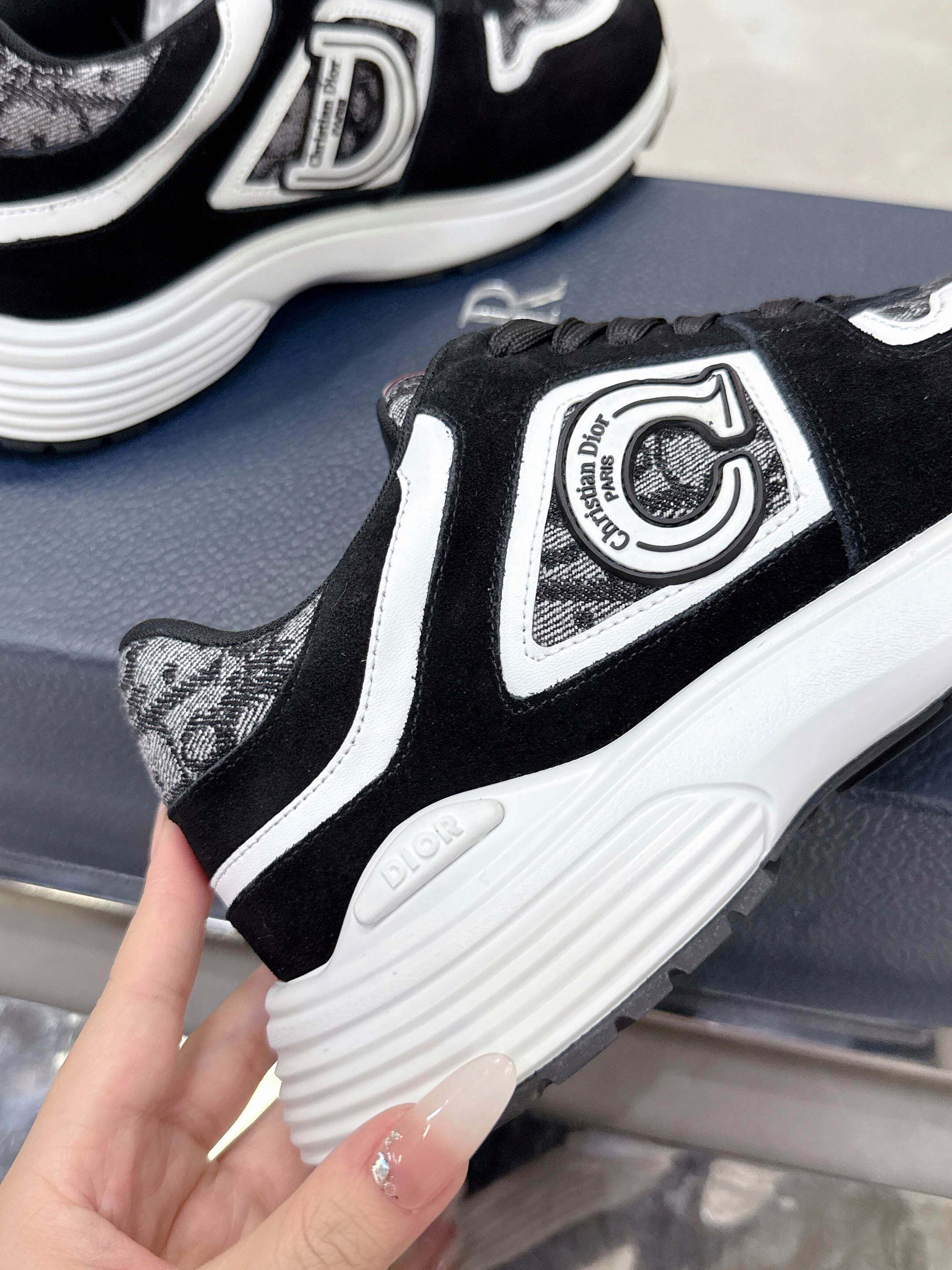 Dior B23 High-Top White/Black Sneaker - Image 5