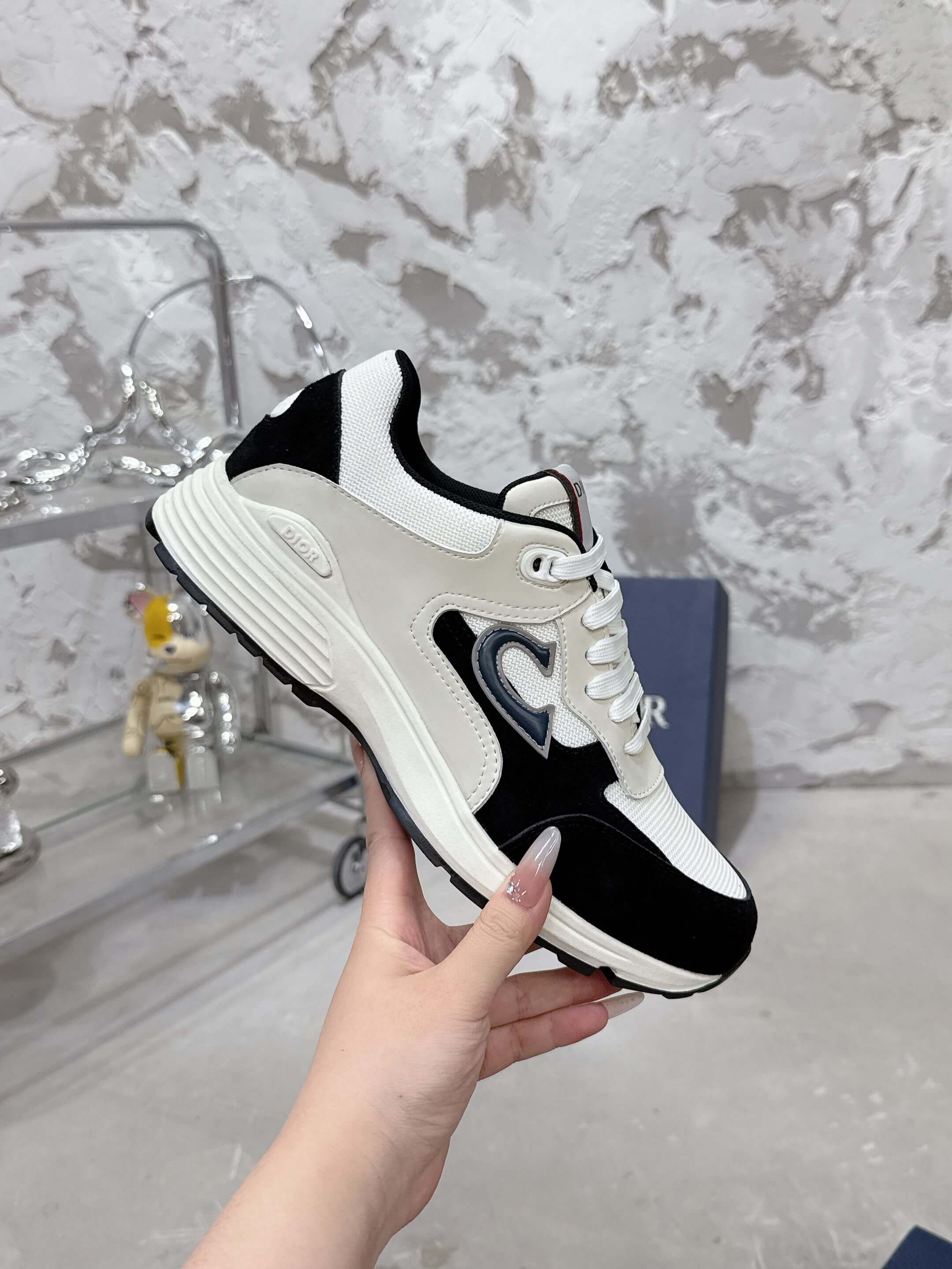 Dior B23 High-Top White/Black Sneaker - Image 4