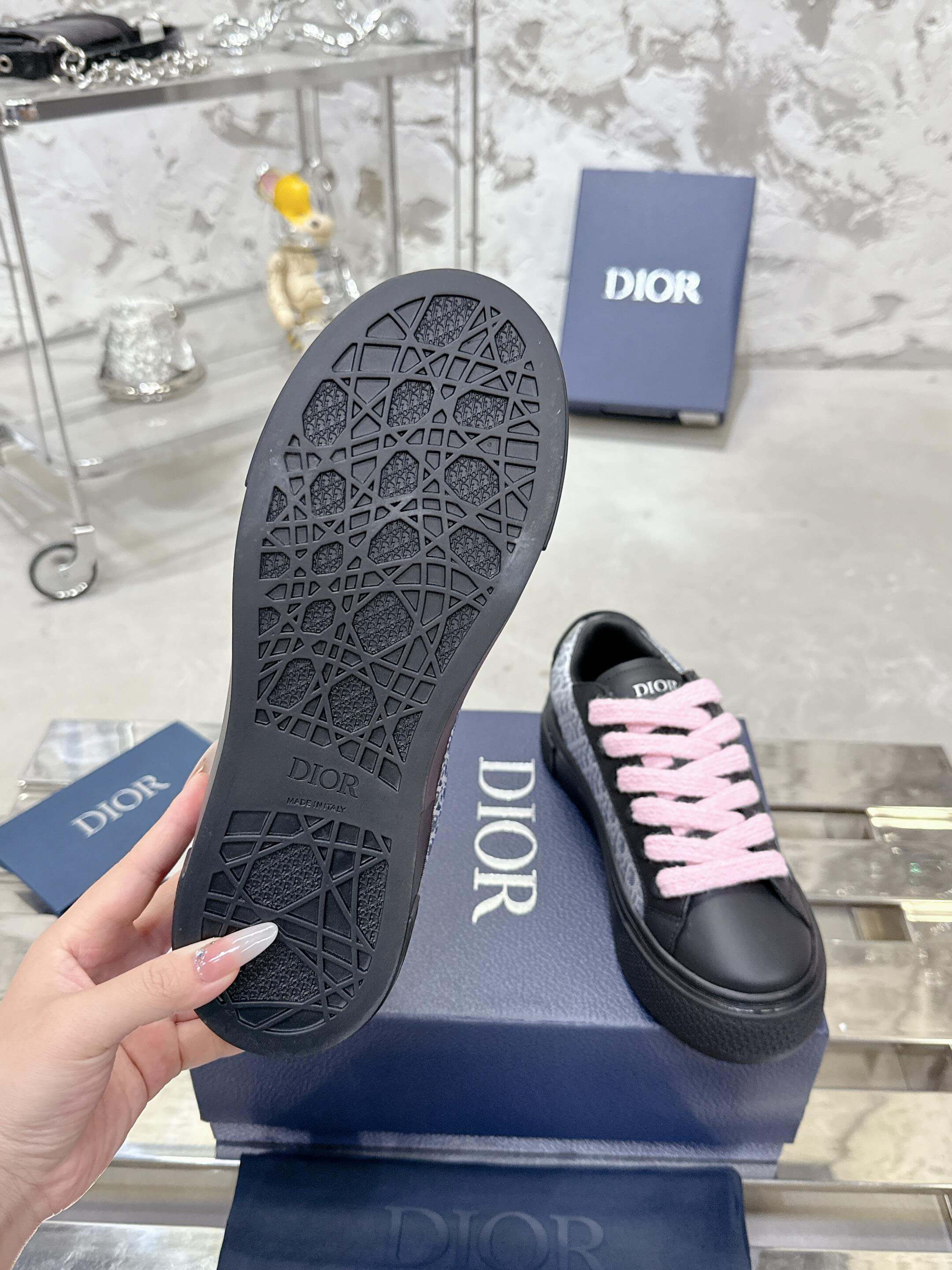 Dior x Kaws - B33 Calfskin & Dior Oblique Canvas Black / Grey Low Top Sneakers - Image 6
