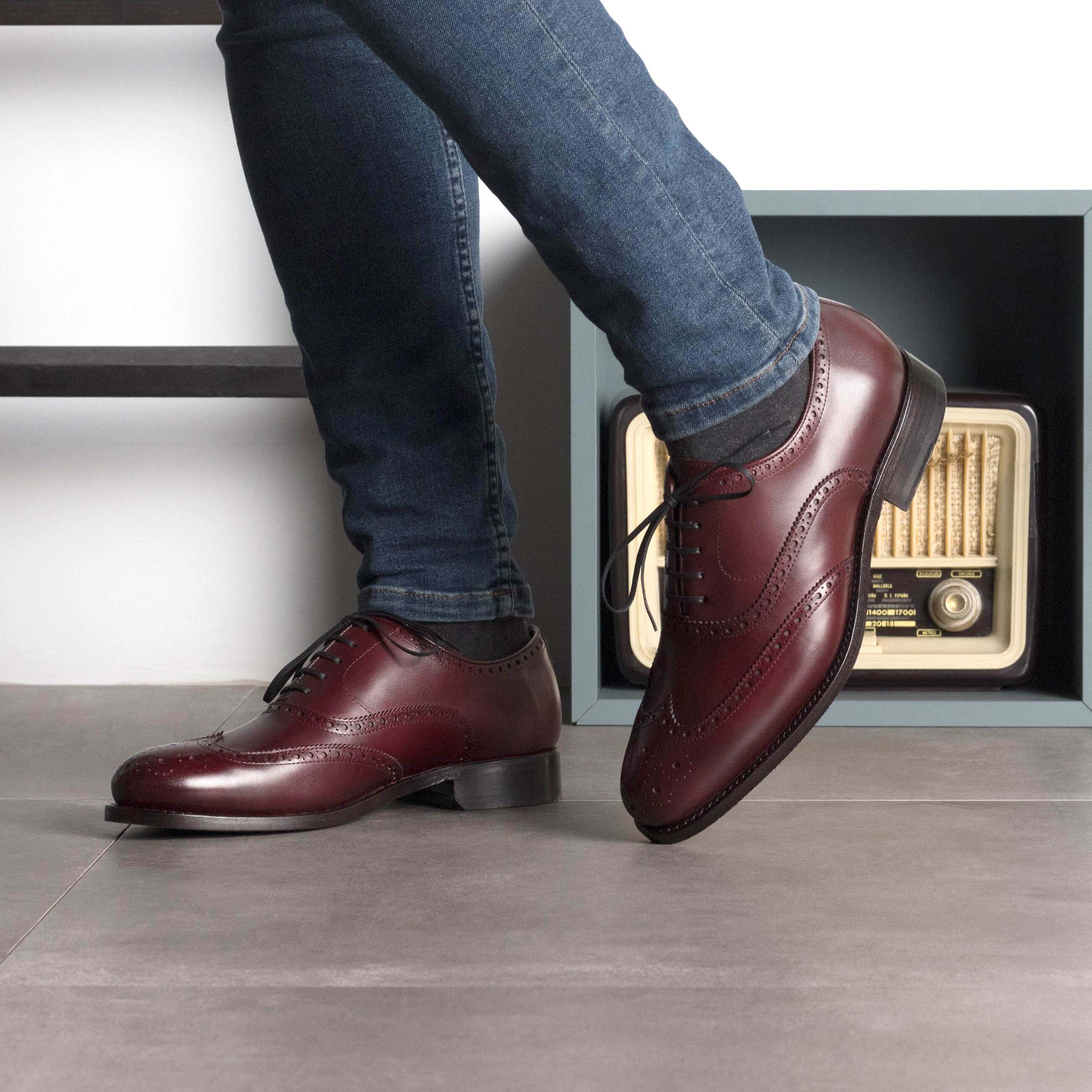 HandMade Burgundy Wingtip Oxford Dress Shoes. - Image 3
