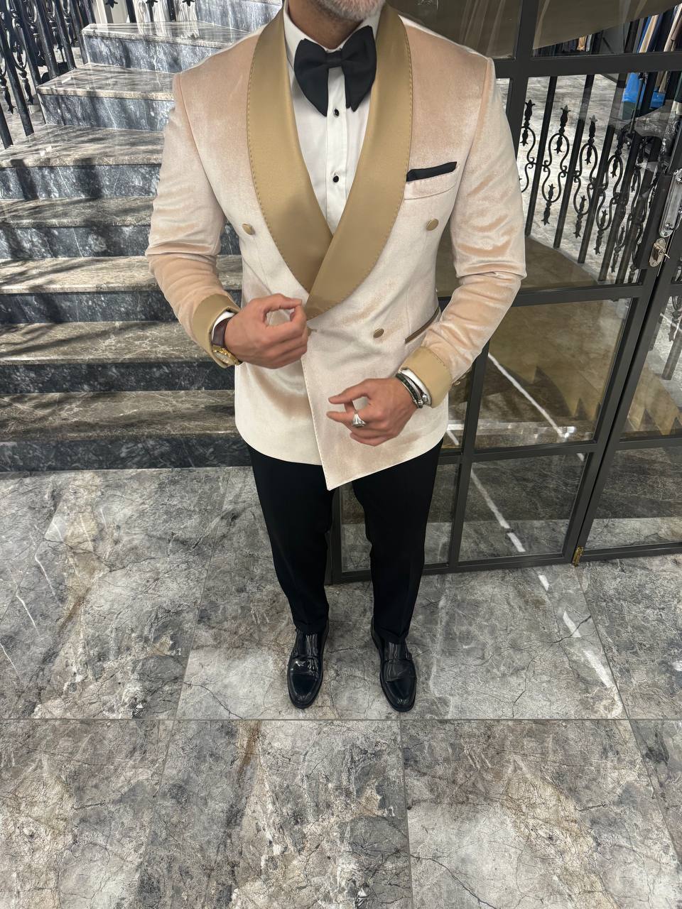 HolloMen Champagne Velvet Double-Breasted Tuxedo - Image 8
