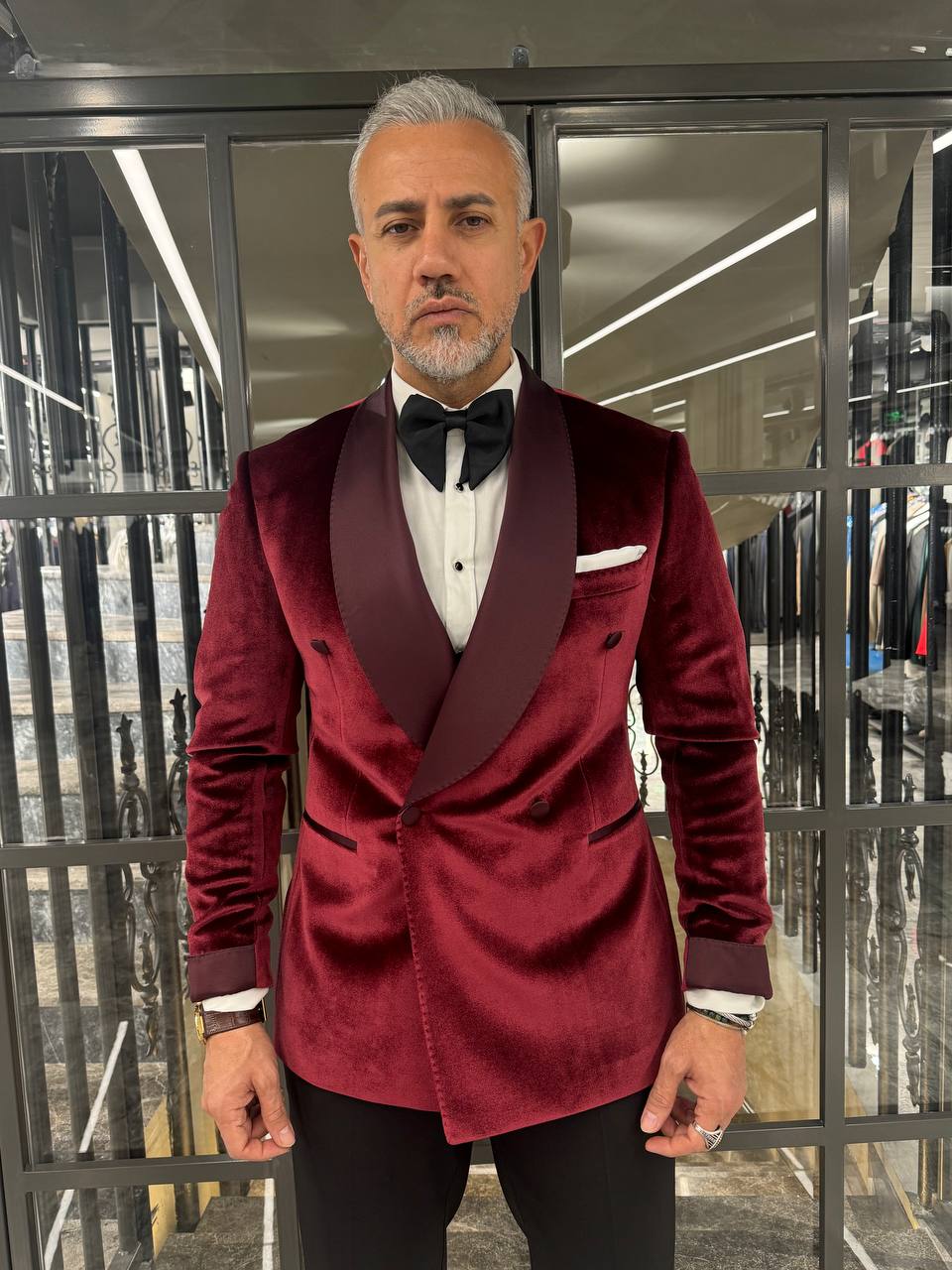 HolloMen Double-Breasted Burgundy Velvet Tuxedo - Image 4