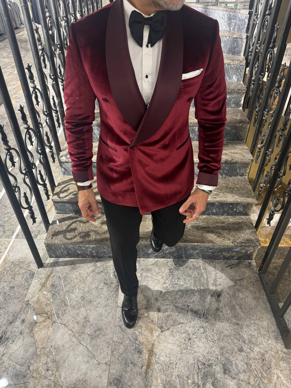HolloMen Double-Breasted Burgundy Velvet Tuxedo - Image 8