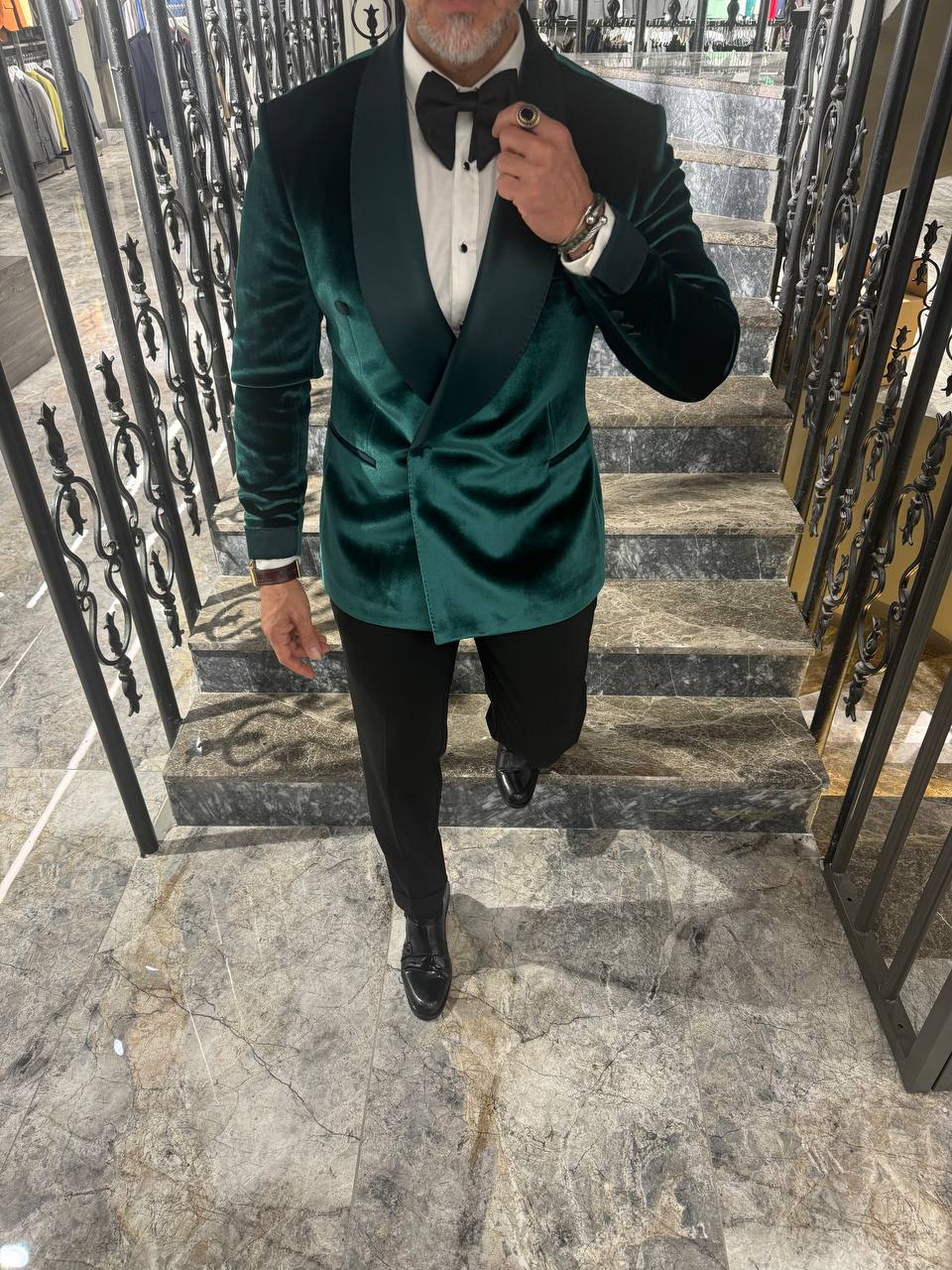 HolloMen Emerald Green Velvet Double-Breasted Tuxedo - Image 5