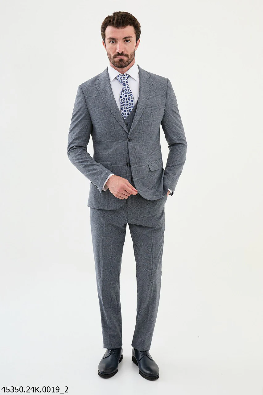 HolloMen Light Gray Checkered Three-Piece Slim-Fit Suit. - Image 4
