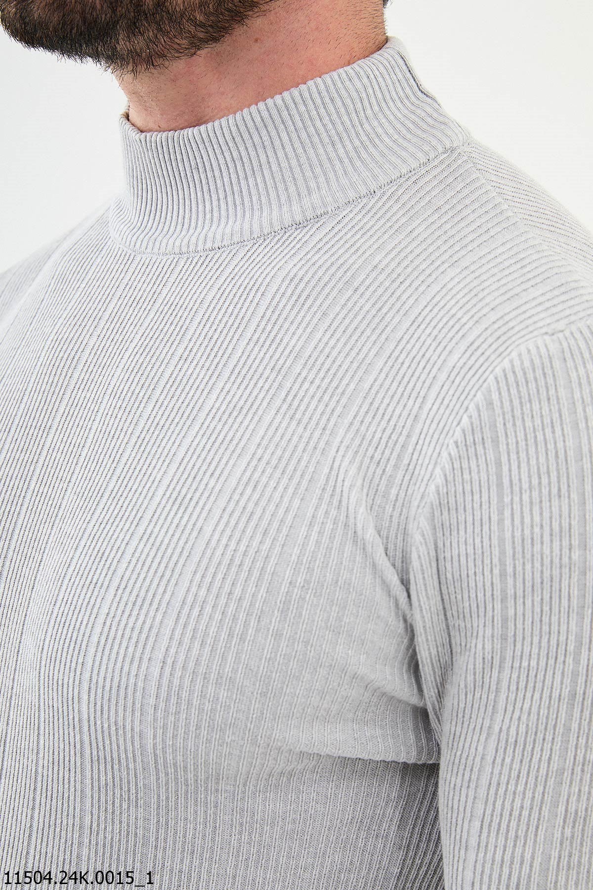 HolloMen Light Gray Ribbed Turtleneck Sweater. - Image 2