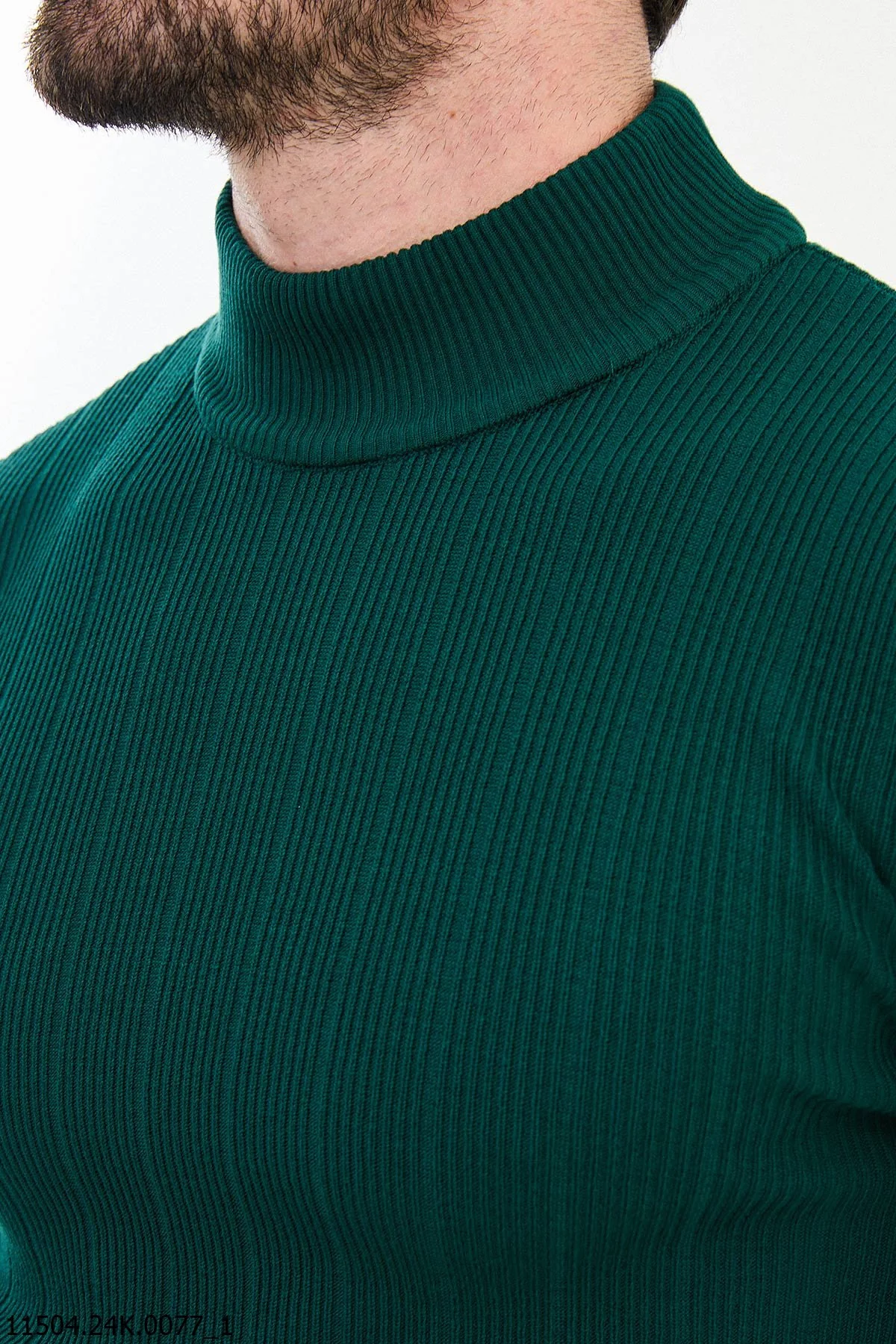 HolloMen Men's Green Ribbed Turtleneck Sweater. - Image 3
