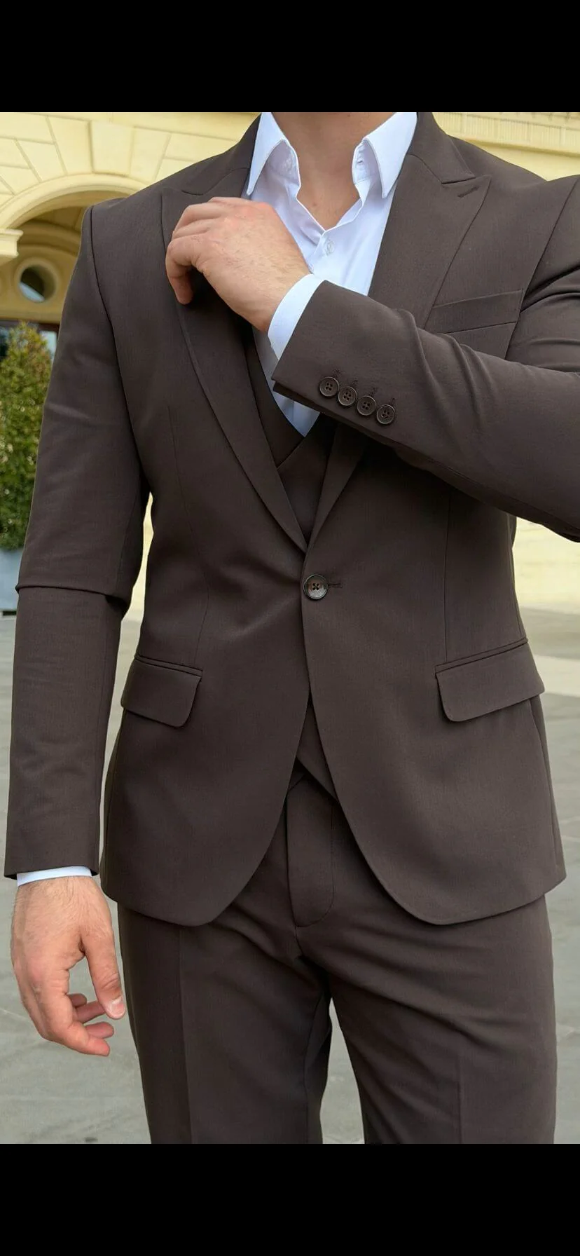 Men’s Brown Shawl Lapel Three Piece  Suit. - Image 4