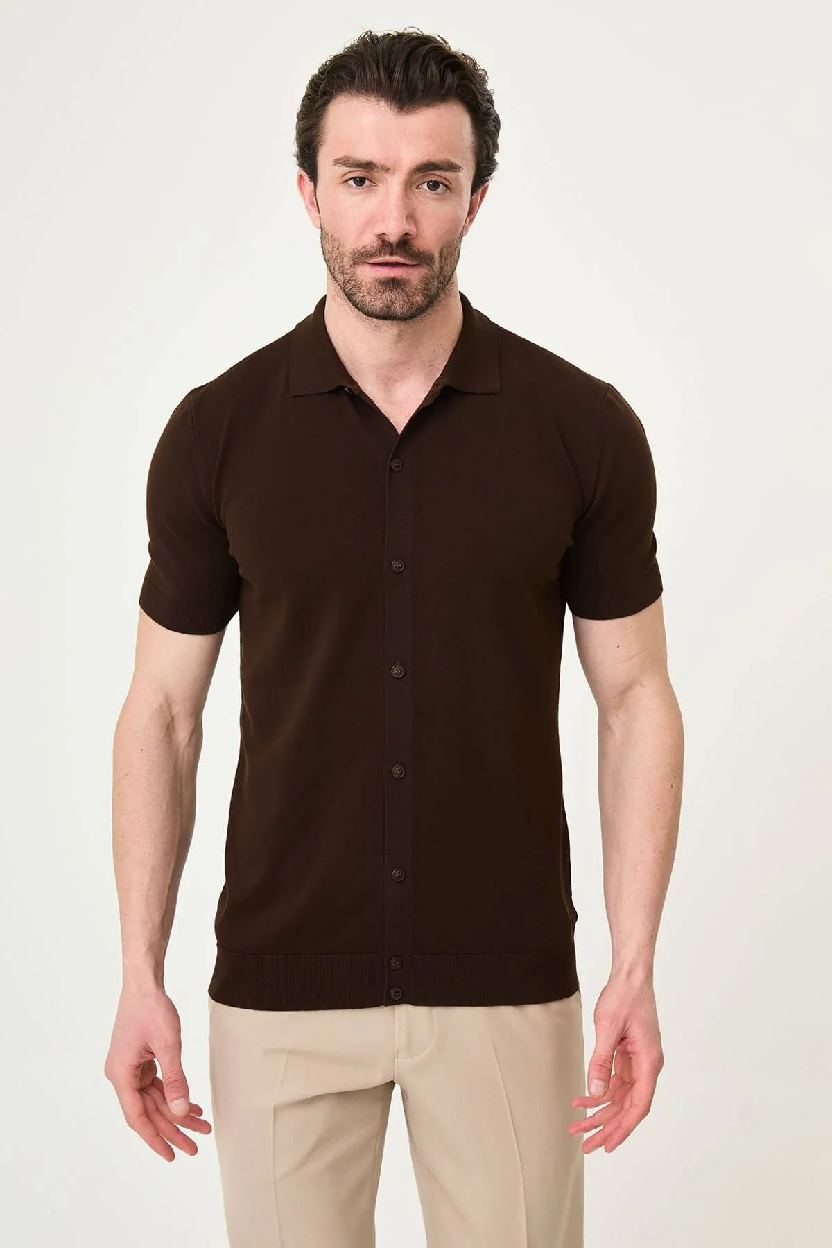 Men’s Brown Slim Fit Short Sleeve Knitwear Shirt.