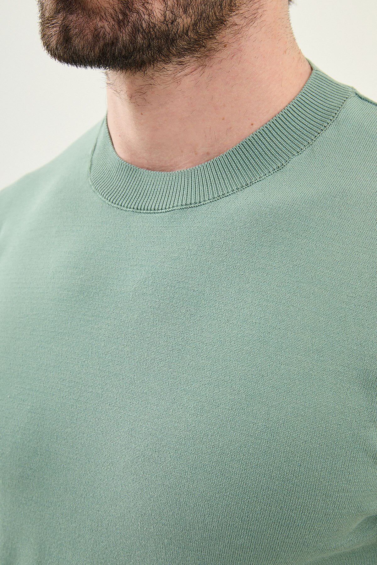 Men’s Green Slim Fit Crew Neck Knit T-Shirt - Image 4