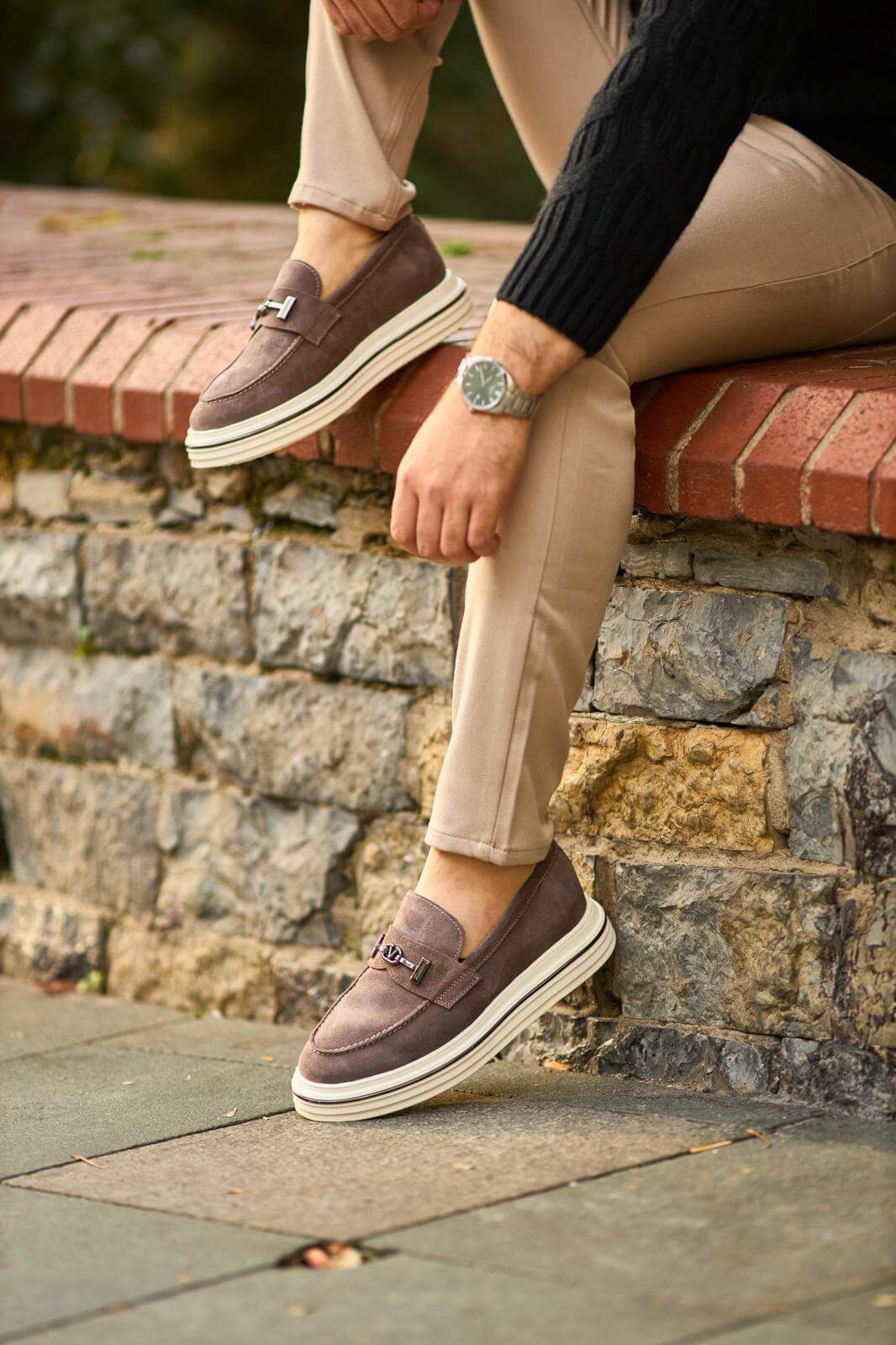 Men’s Grey Suede Leather Buckle Loafers.