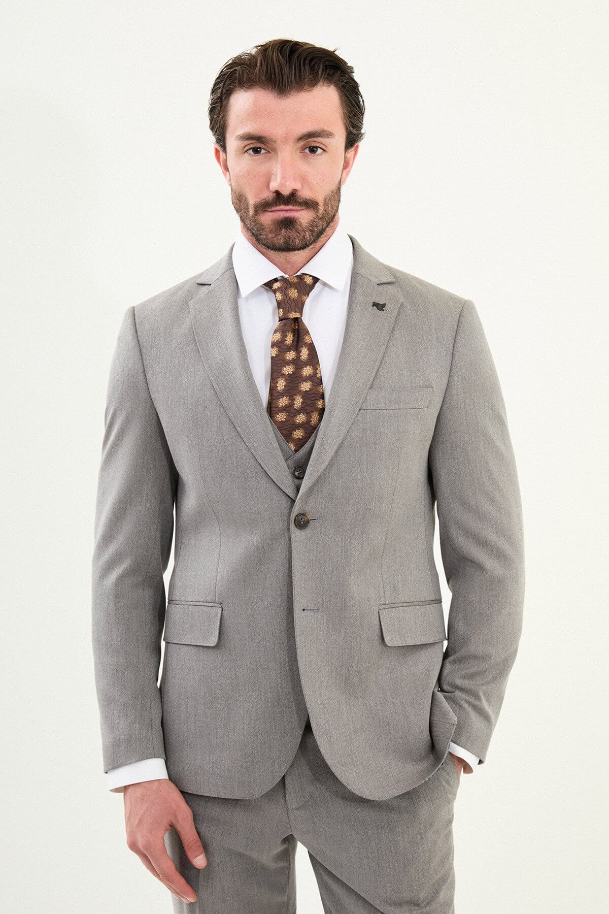 Men’s Light Gray Three-Piece Wool-Blend Suit. - Image 2