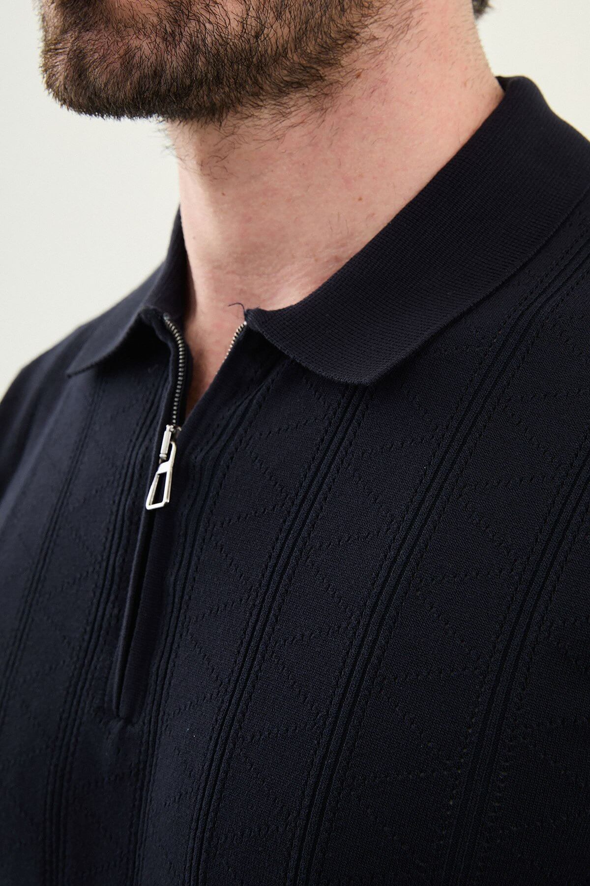 Men’s Navy Blue Textured Zip Collar Knit Polo Shirt. - Image 3