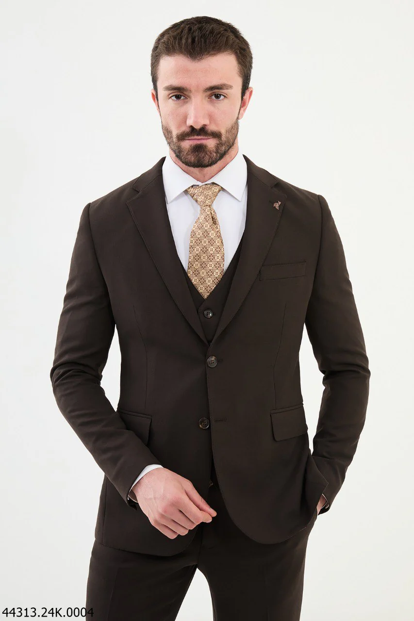 Men's Brown Three-Piece Suit - Image 3