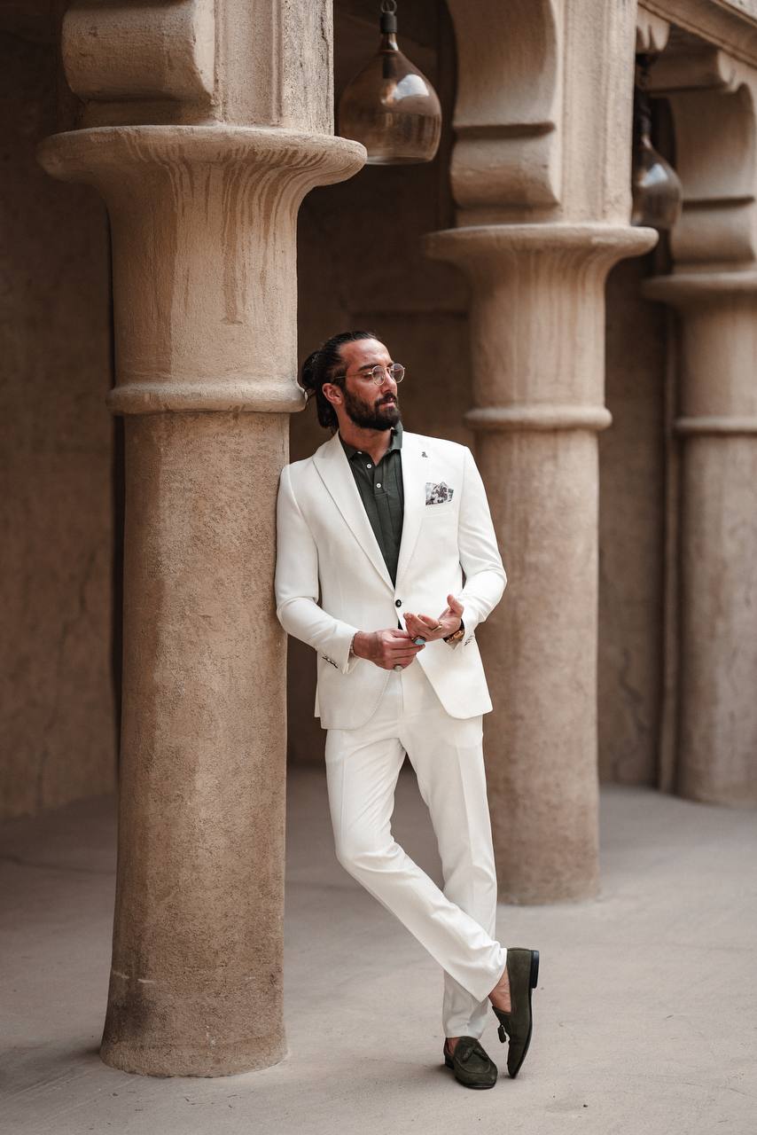 Monaco White Mono-Collar Summer Suit. - Image 4