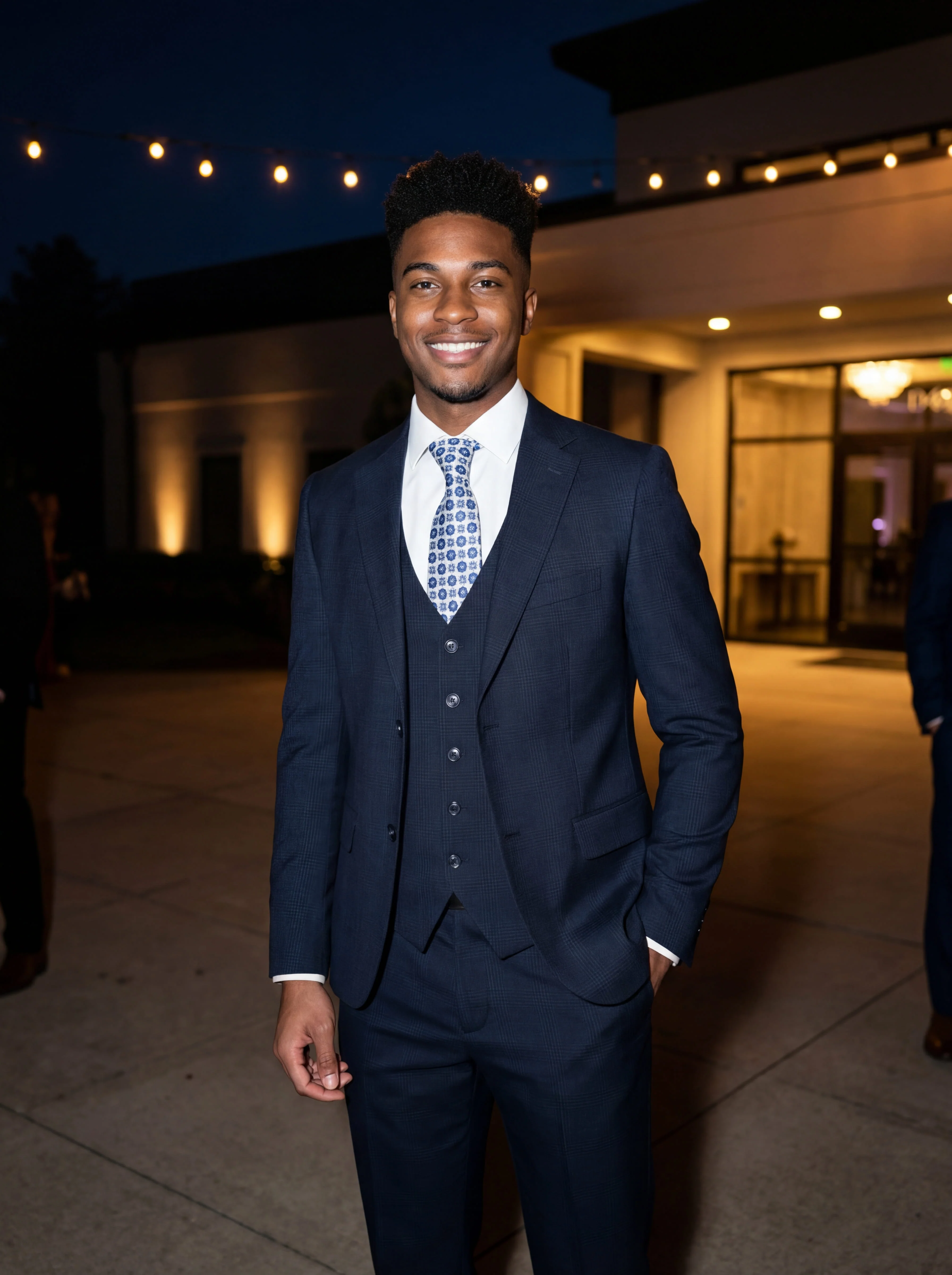 Navy Blue Three-Piece Slim Fit Prom Suit. - Image 6