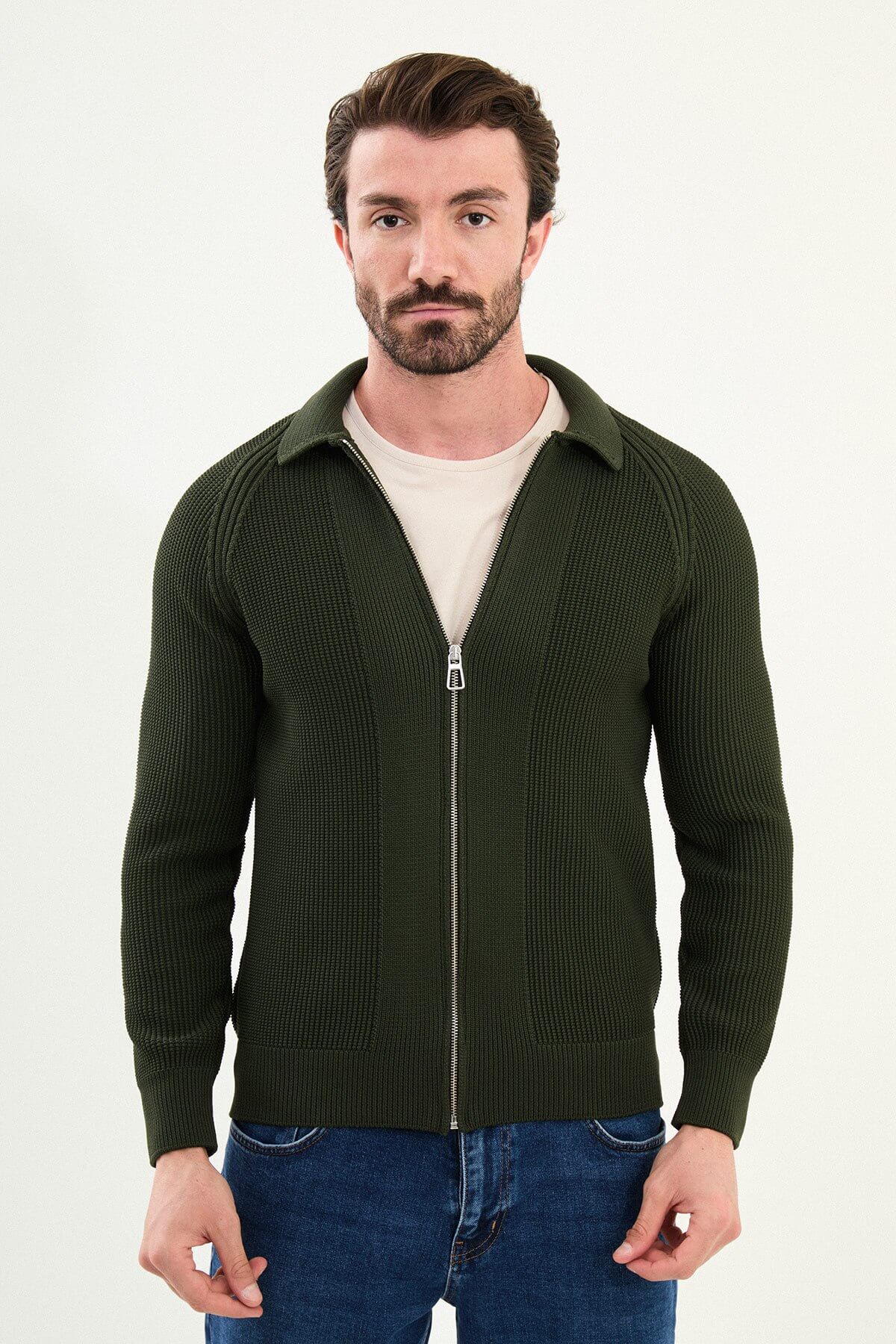 Men’s Slim Fit Green Ribbed Zip-Up Knitwear.