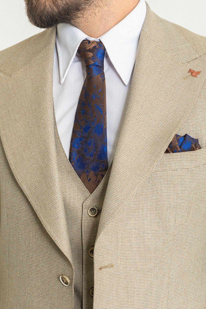 Classic Beige 3-Piece Suit - Image 2