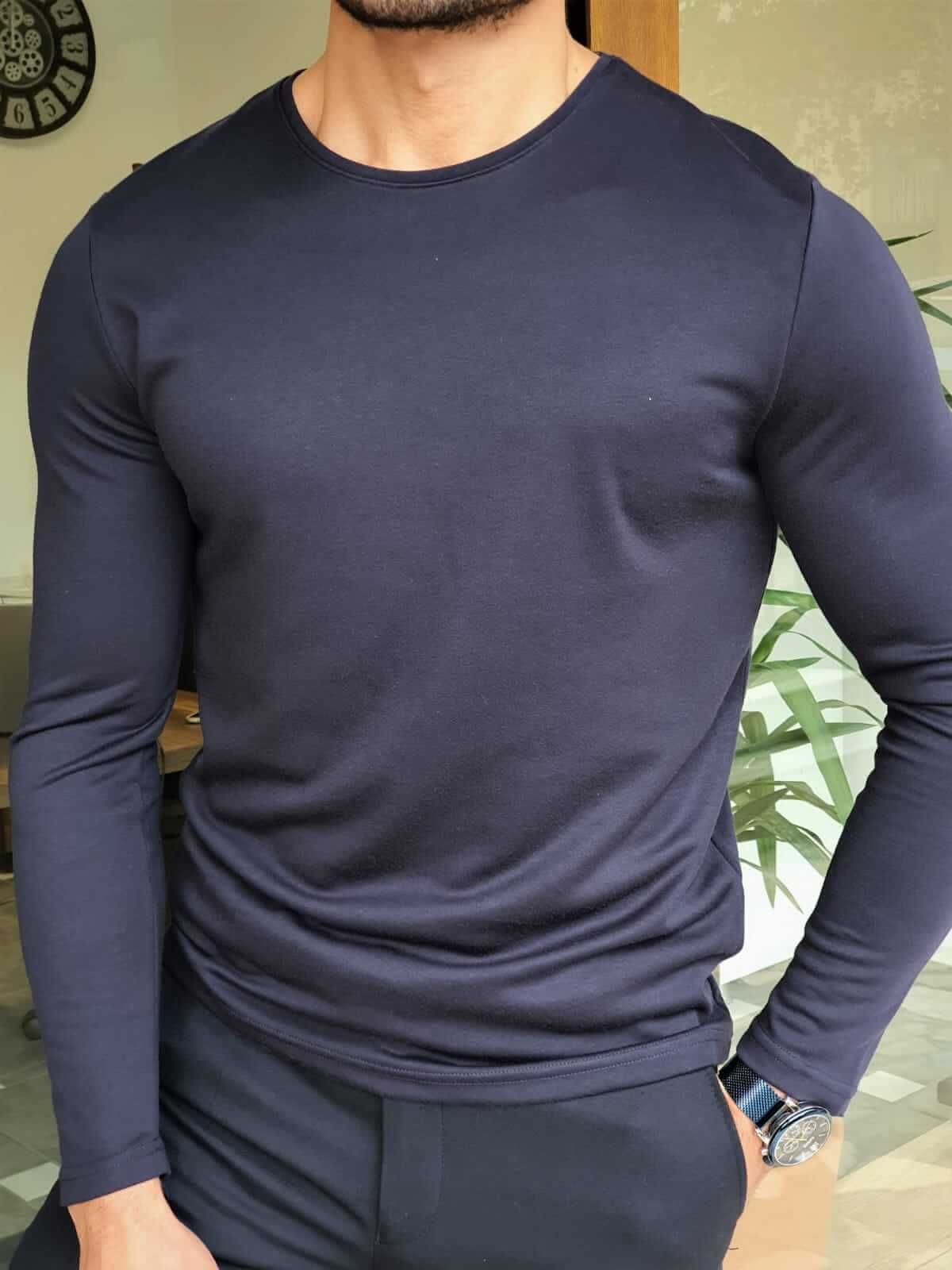 SLEEK NAVY BLUE WOOL TURTLENECK - Image 3
